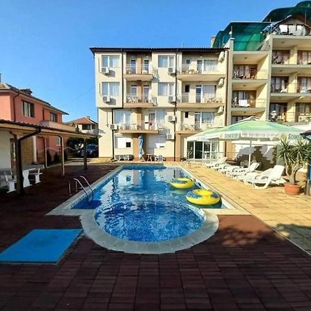 Hotel Stoyanov Равда Екстер'єр фото