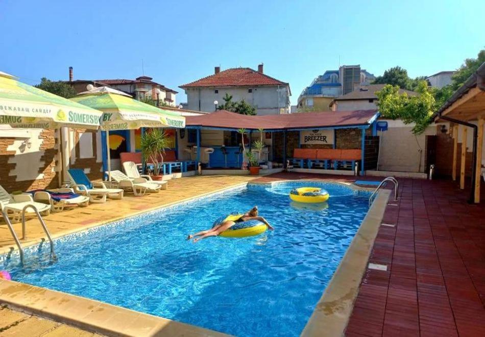 Hotel Stoyanov Равда Екстер'єр фото