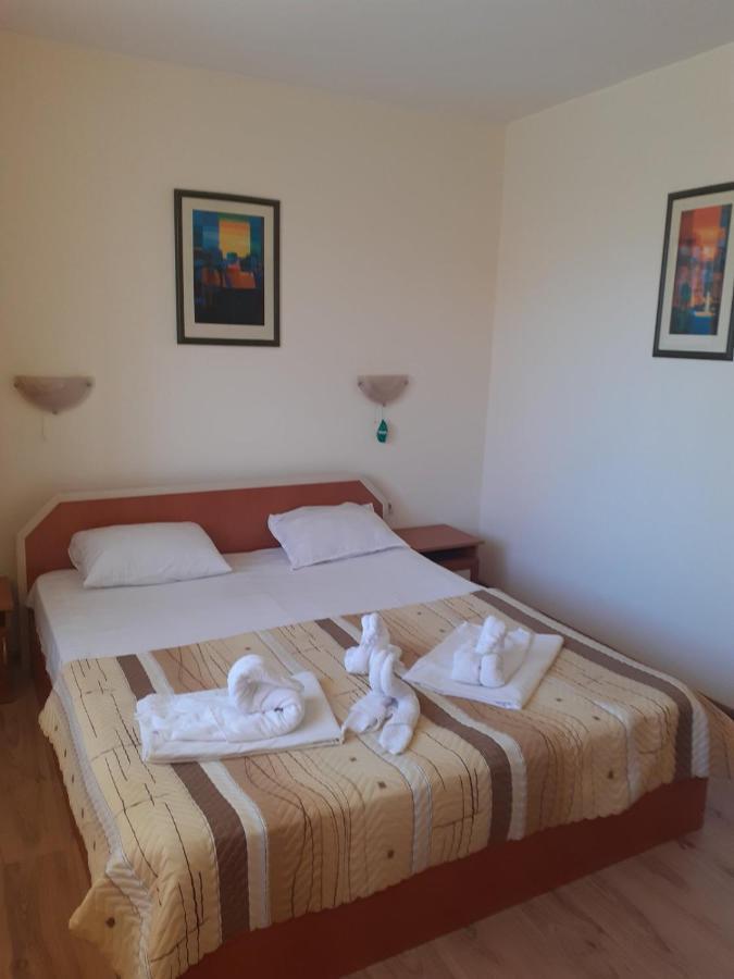 Hotel Stoyanov Равда Екстер'єр фото